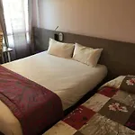 Brit Les Evens Hotel