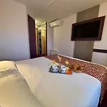 Hotel Brit Les Evens