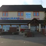 Brit Les Evens Hotel Saint-Saturnin (Sarthe)