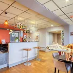 Hotel Brit Les Evens 3*