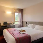 Brit Les Evens Hotel
