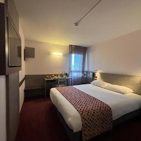 Hotel Les Evens Saint-Saturnin (Sarthe)