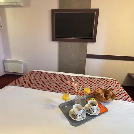 Brit Les Evens Hotel 3*