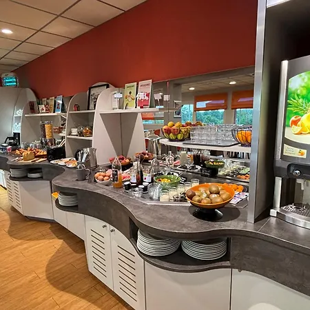 Brit Les Evens Hotel Saint-Saturnin (Sarthe)