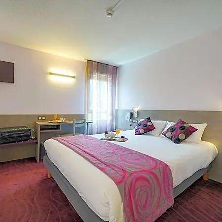 Hotel Brit Les Evens 3*