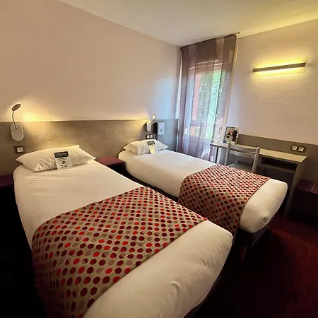 Brit Les Evens Hotel 3*