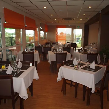 Otel Brit Les Evens Saint-Saturnin (Sarthe)