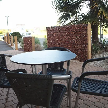 Brit Les Evens Hotell 3*