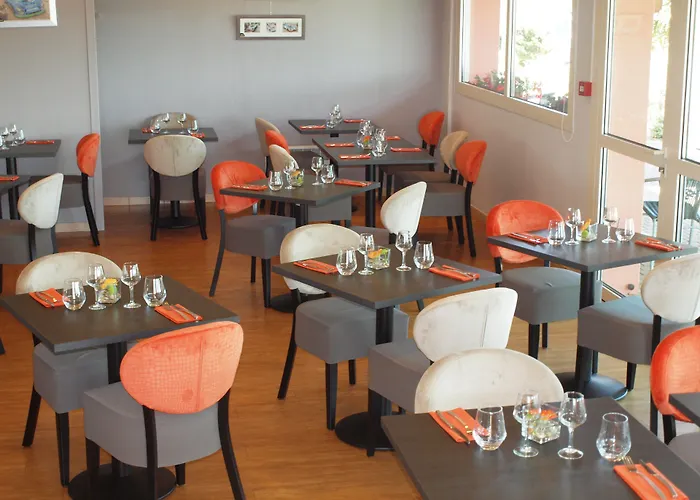 Brit Les Evens Hotel 3*