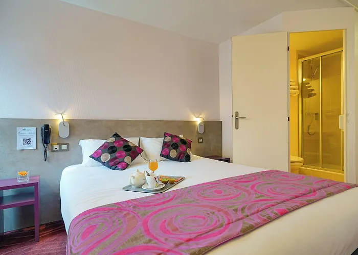 Brit Les Evens Hotel 3*