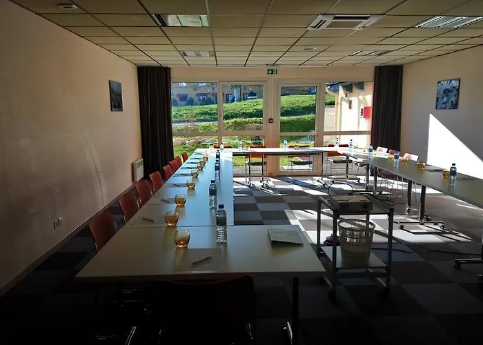 Hotel Brit Les Evens 3*