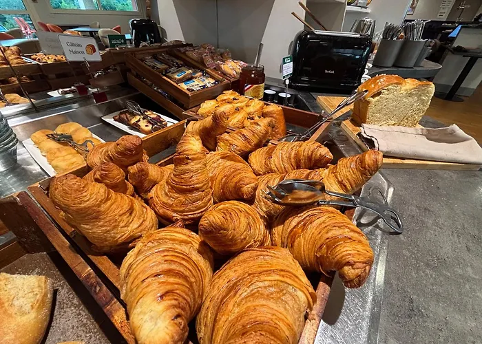 Brit Les Evens Hotel 3*