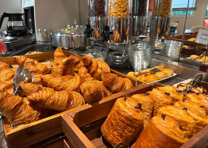 Brit Les Evens Hotel 3*