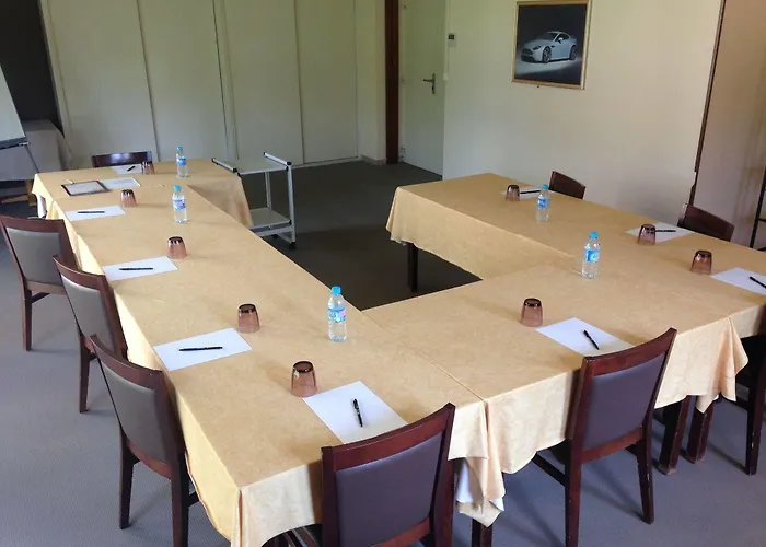 Szálloda Brit Les Evens 3*