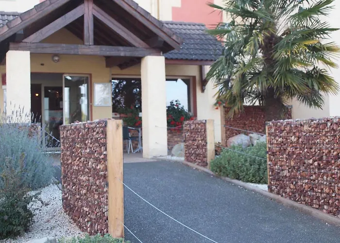 Szálloda Brit Les Evens 3*